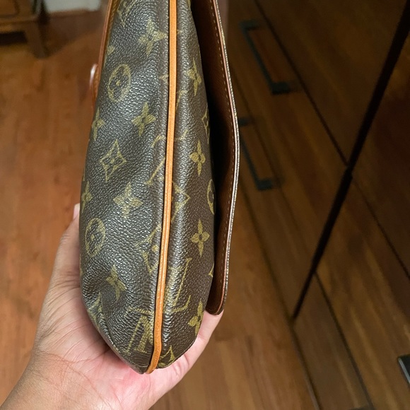 Authentic Louis Vuitton Vintage Musette Salsa Crossbody Handbags - Picture 9 of 16